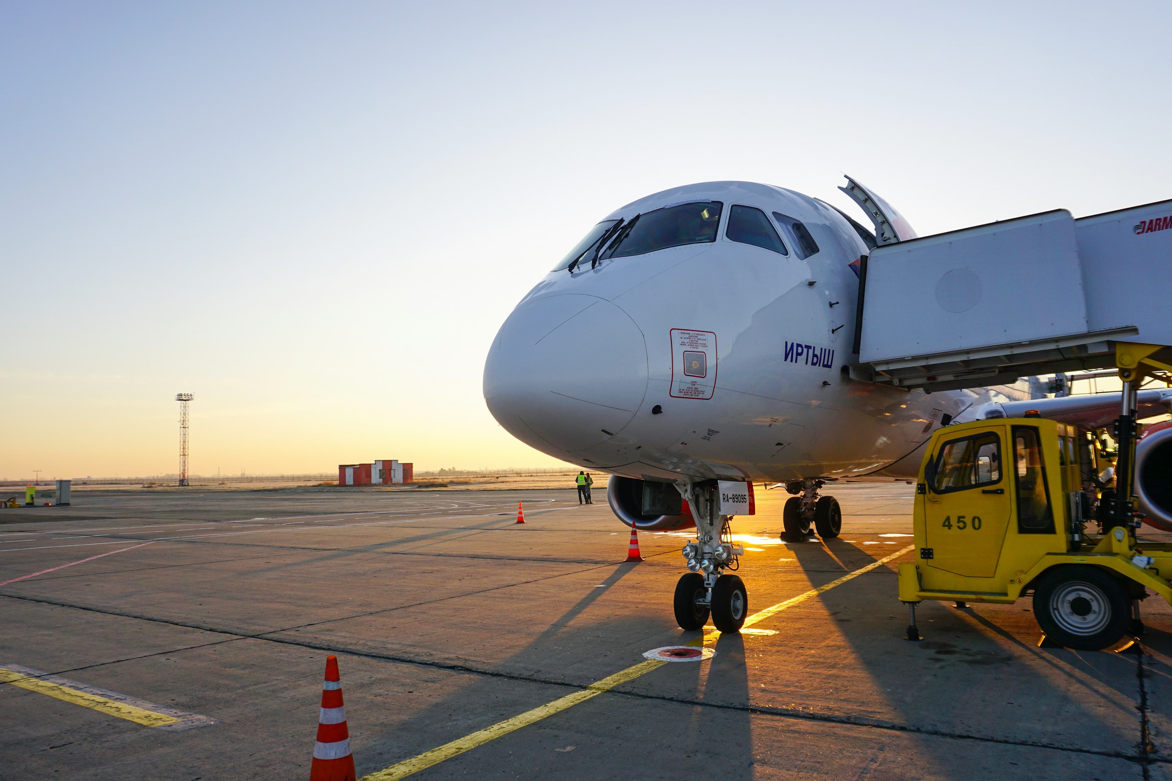 High-loader catering delivery for wide-body aircraft
